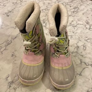 Sorel girls snow boots size 1